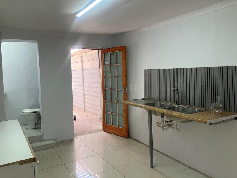 To Let 2 Bedroom Property for Rent in New Woodlands Western Cape